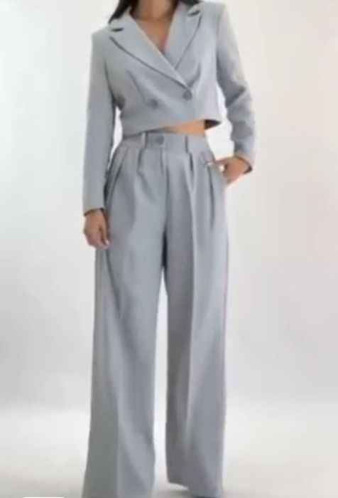 В наличии на скидке кастюм 2ка качество бомба