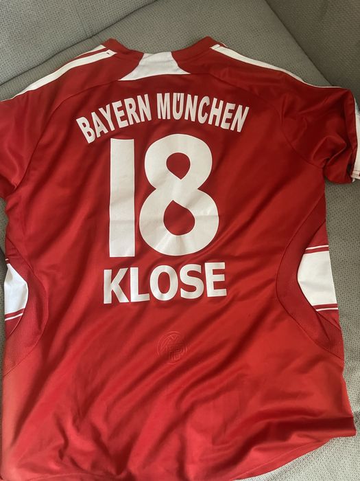 Футболни фланелки на топ отбори и играчи!