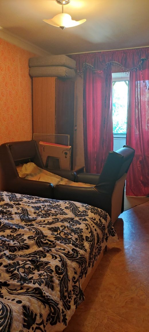 3 ком 4 эт.,НЕ УГЛОВАЯ, кирпич,ЦЕНТР