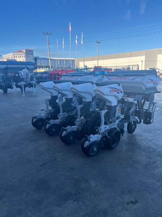 Semanatoare plante prasitoare 4 6 8 randuri cu dublu disc nou!!!