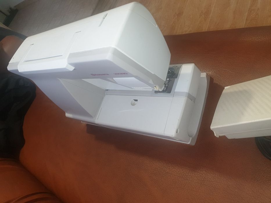 Masina cusut electrica husqvarna viking