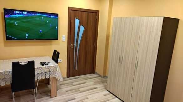 Дава се под наем Двустаен апартамент в Бургас, Център - 52 кв.м за 30 € - Снимка #13