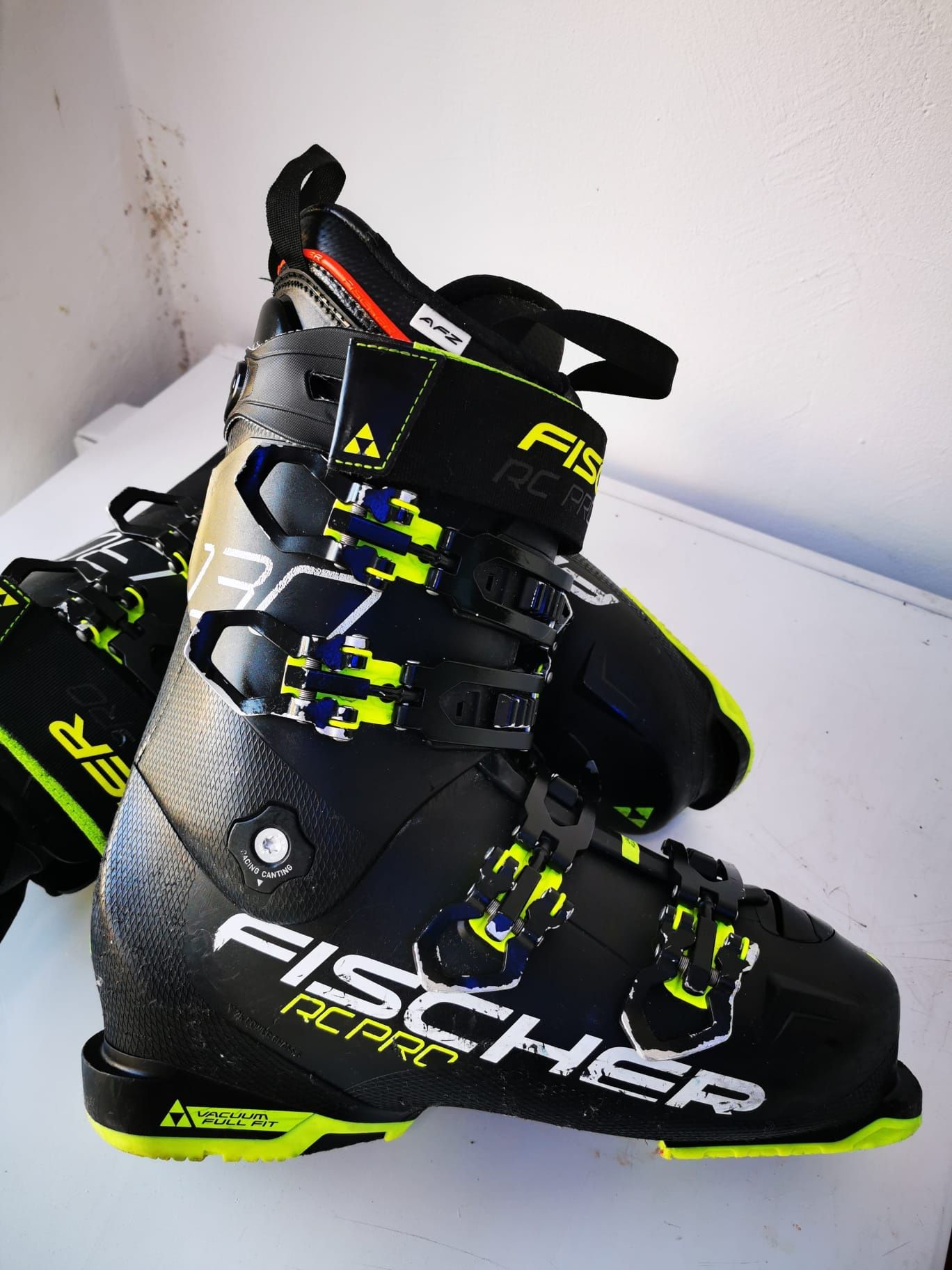 Vând incaltari clăpari Fischer RC Pro 130 mărime 27,5