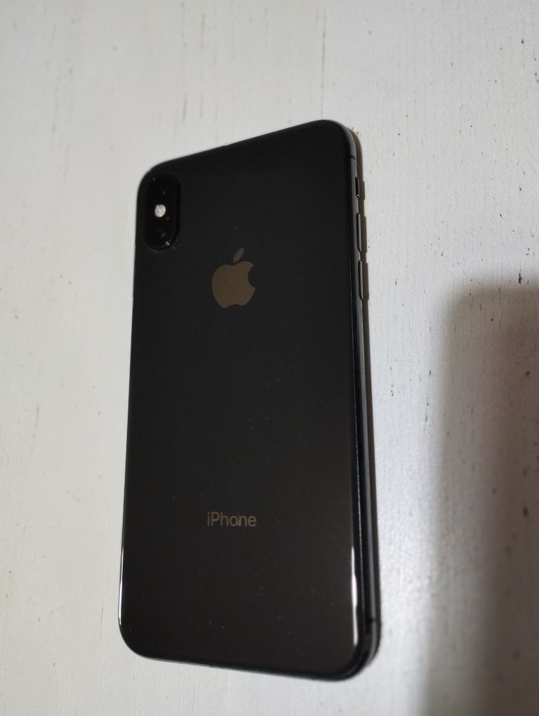 iPhone xs 256 g  900