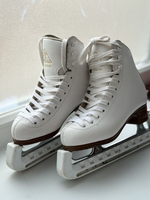 Продам коньки Jackson в отличном состоянии