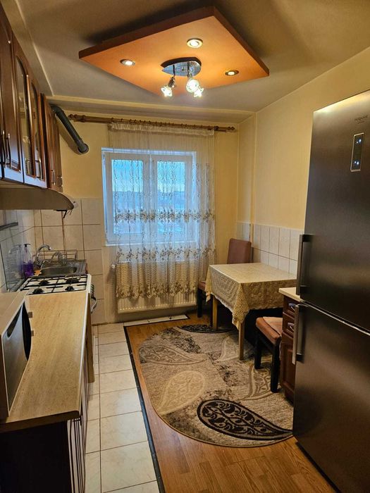 Vand apartament 3 camere Huedin