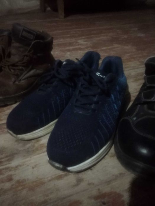 Oyoq kiyim qishda kiyishga zo'r. Suvli nam ko'cha ishlariga zo'r