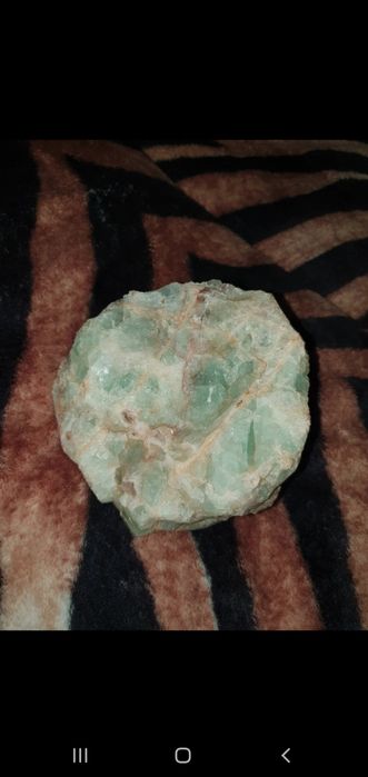 Piatră green calcite