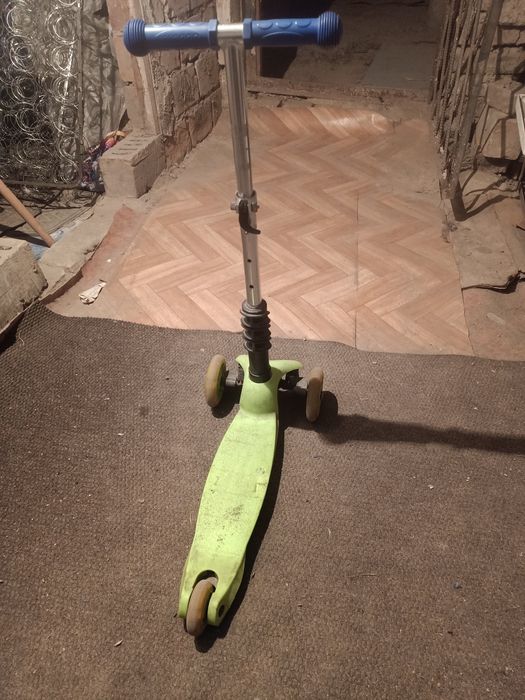 Самокаты детские велосипеды  колесики на самокаты детск. ракетки бу