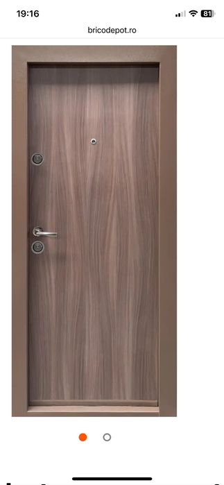 ușă metalică apartament pe dreapta