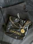 Чанта Chanel 22 Mini