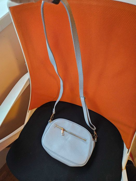 Кожена чантичка Пиер Карден