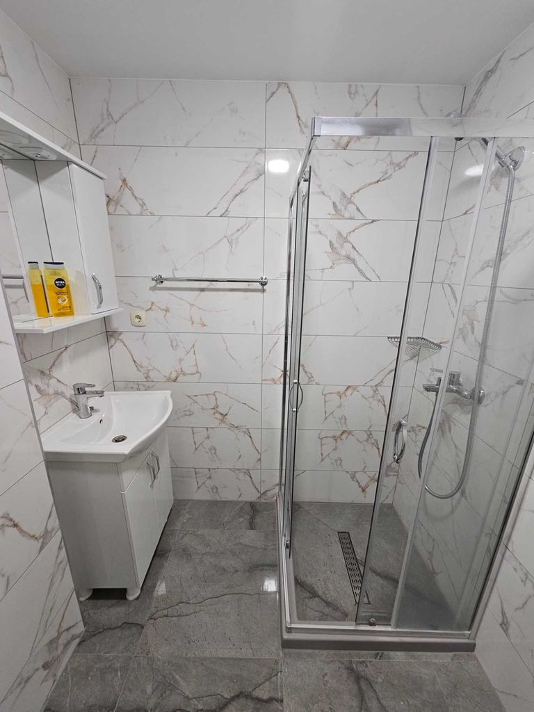 Дава се под наем Офис в Велинград - 41 кв.м за 249.9 € - Снимка #4
