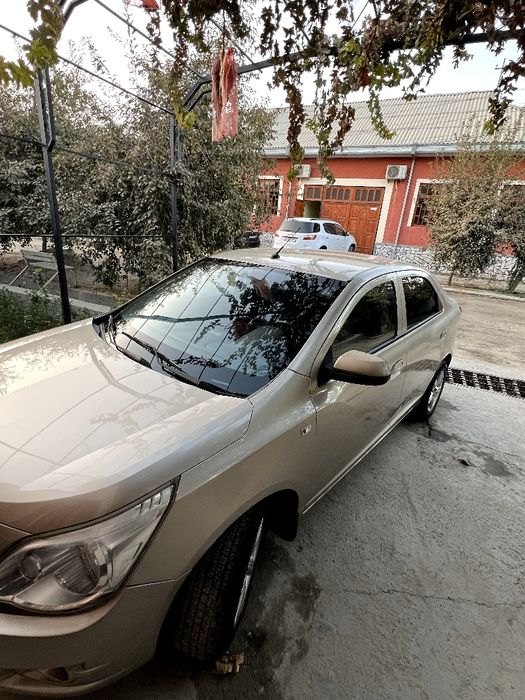 Chevrolet Kobalt moshinasi sotiladi