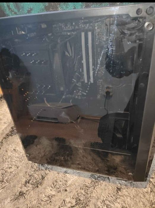 Sistem gaming parțial asamblat