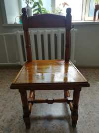 Продам два деревянных стула