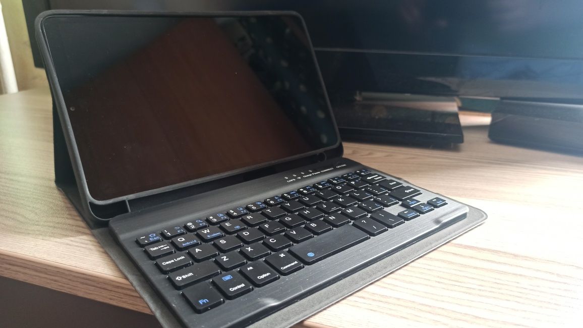 Таблет Samsung Galaxy Tab A9 с подарък клавиатура