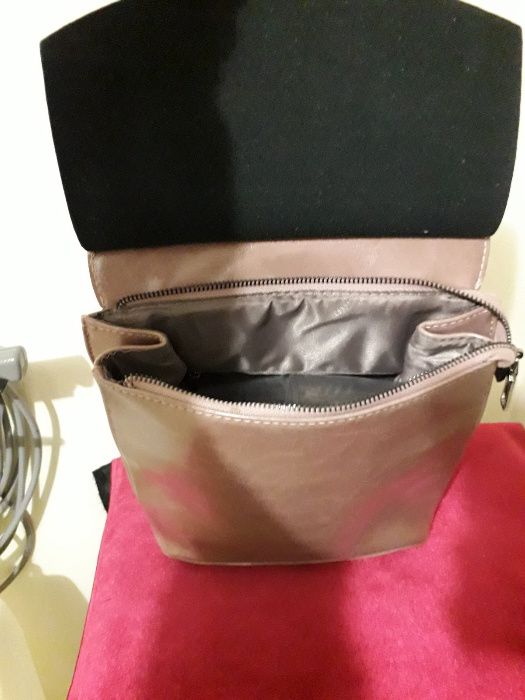 Продавам стилна дамска чанта цвят "пепел от рози"
