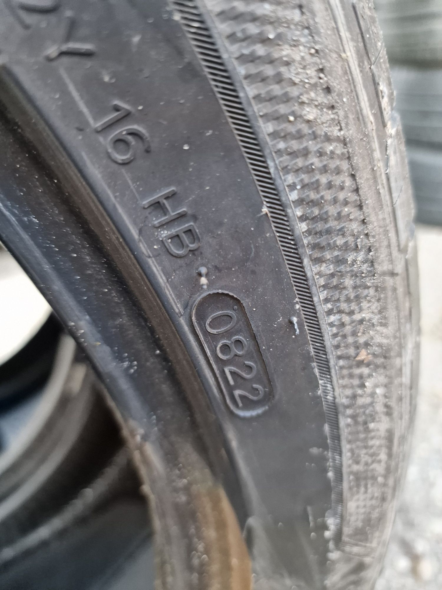 Anvelope 305/35R22 marca Hankook, DOT 2022, 6 mm