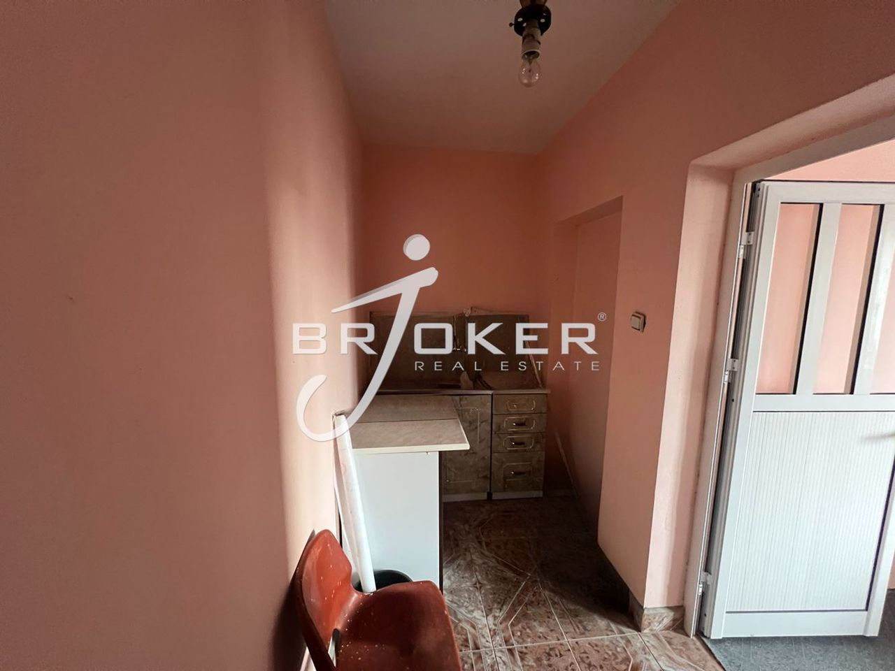 Продава се Етаж от къща в Кърджали, Гледка - 46 кв.м за 444 €/кв.м - Снимка #3