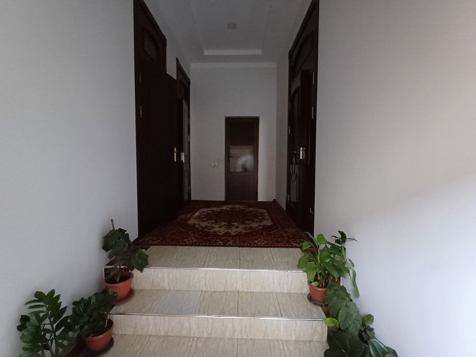 Келес Абдурахмоновда уй сотилади 4 сотих 5 хона