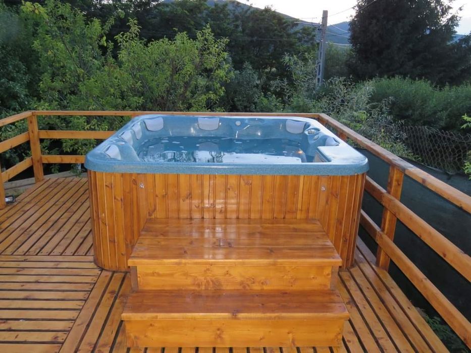 Închiriez cabana cu i ciubăr inclus in preț!!!Revelion Rezervat!