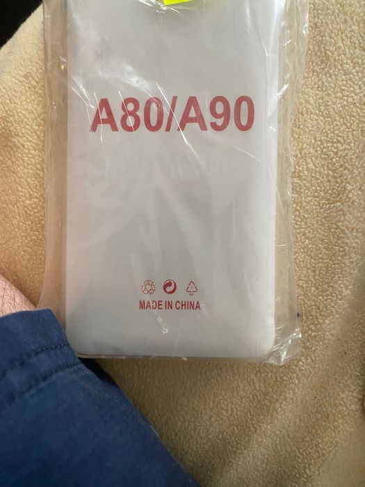 Huse telefon diverse modele și culori