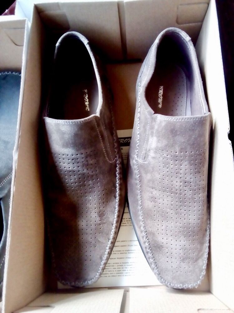 Чисто нови мъжки обувки