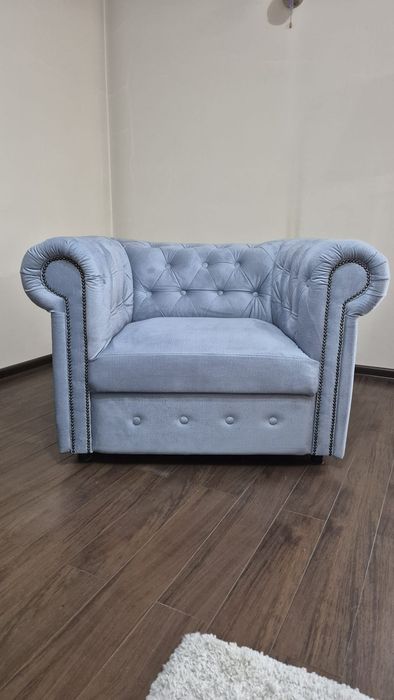2 Fotolii model Chesterfield din material textil