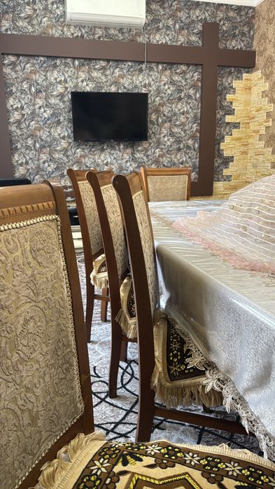 Продаются стол со стульями