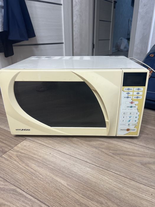 Продам микроволновку HYNDAI