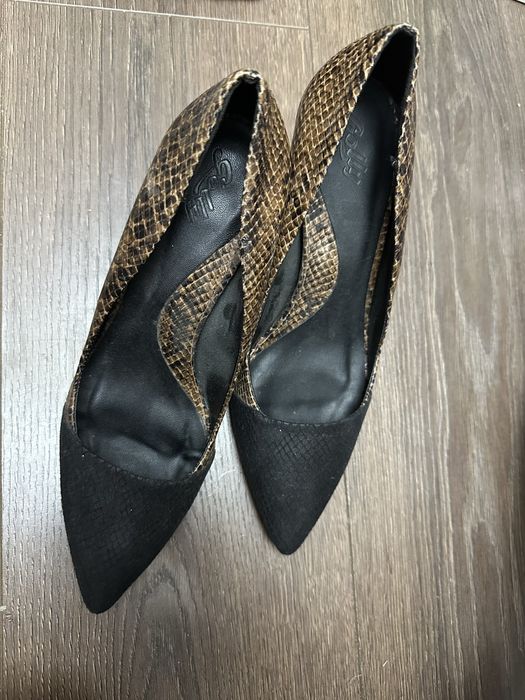 Продам Новые туфли размер 38
