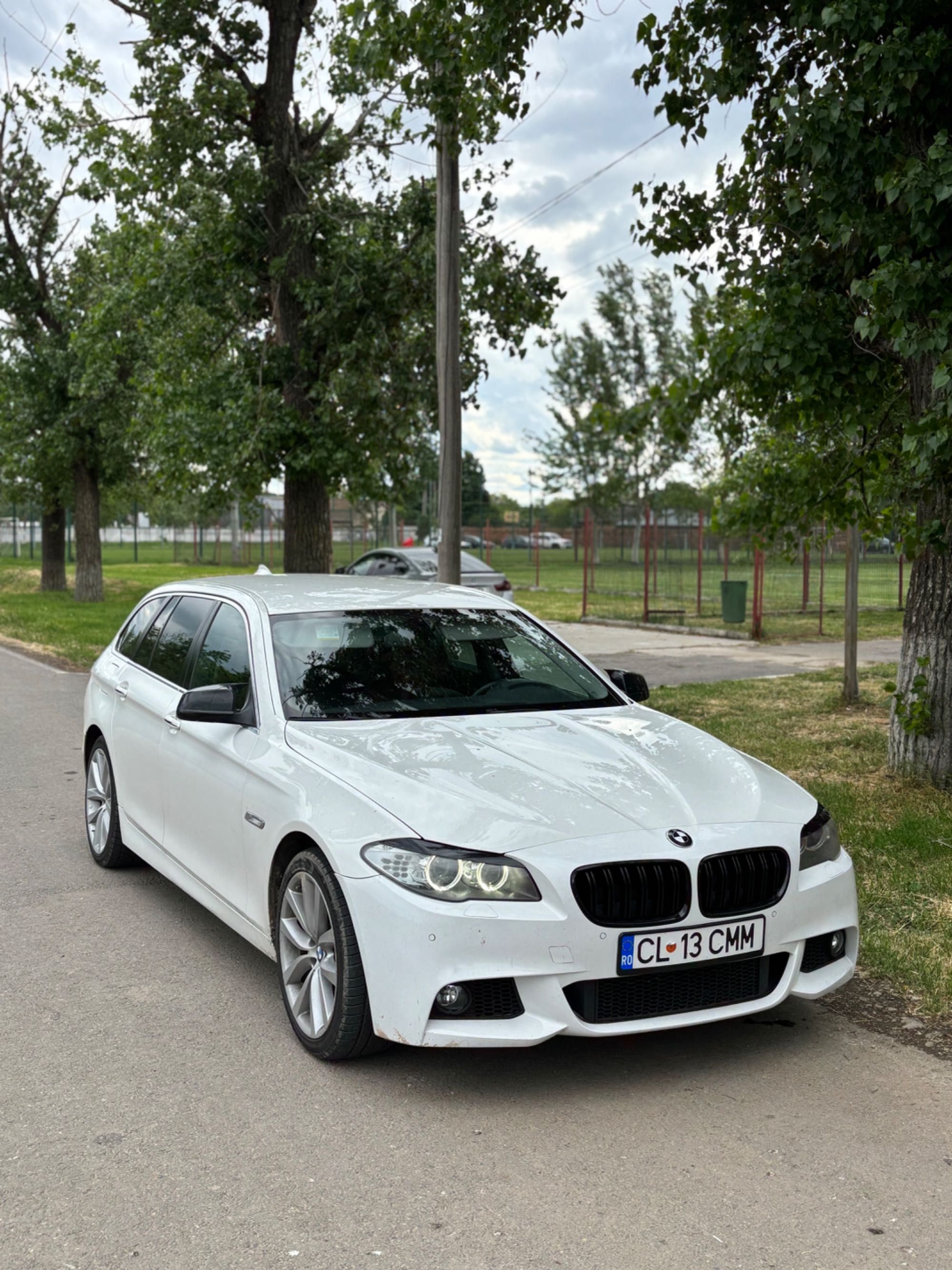 Vând BMW Seria 5 F11 520d