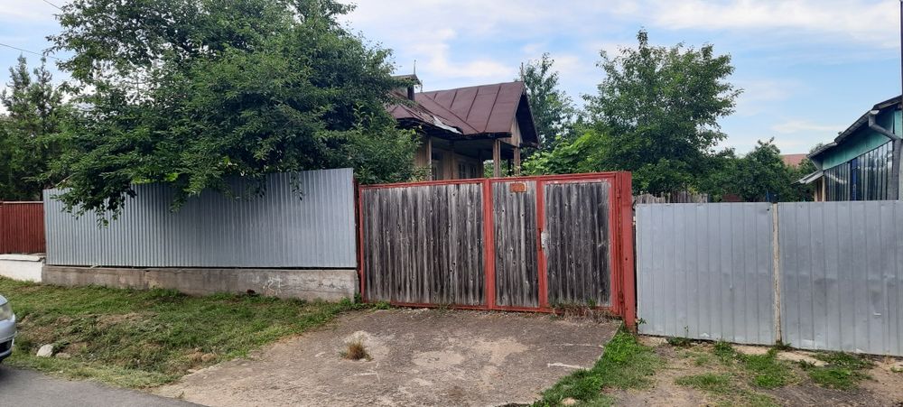 Teren cu casa bătrâneasca