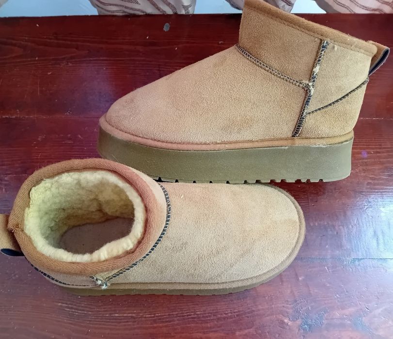 Ugg nr 37 în stare buna