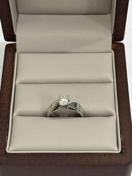 Продам шикарное кольцо .