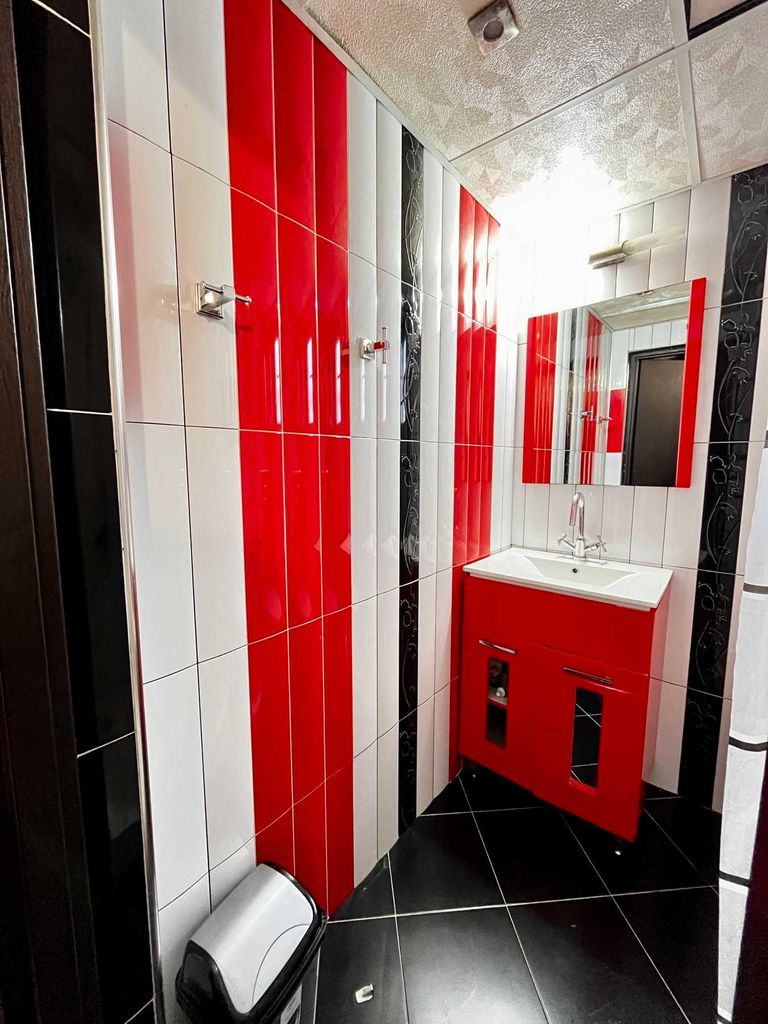 Дава се под наем Двустаен апартамент в Бургас, Изгрев - 62 кв.м за 408 € - Снимка #11