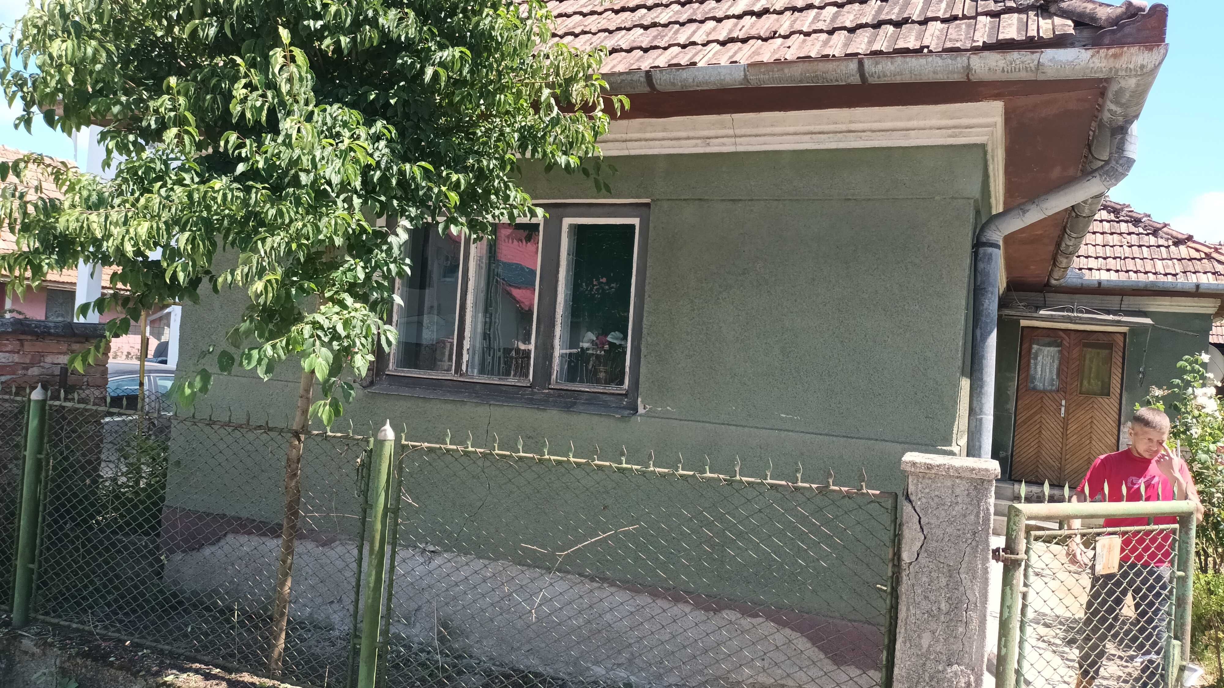 Casa+teren de vânzare