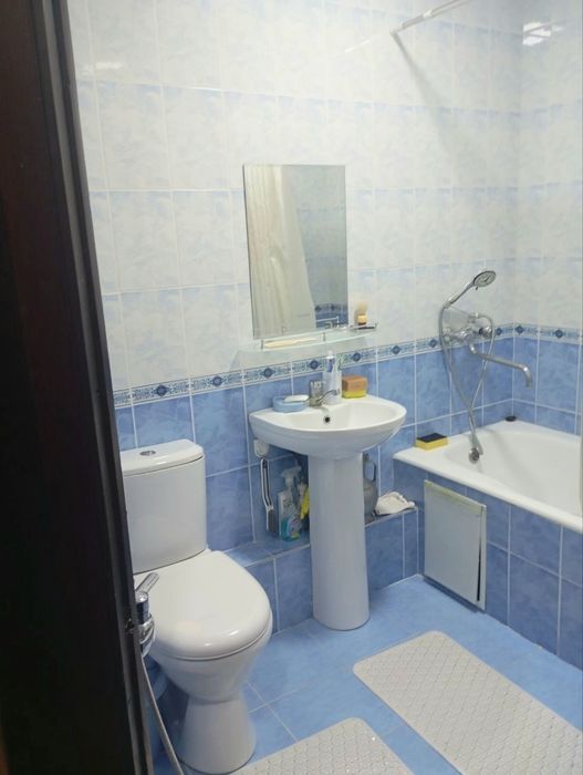 срочна продается 4 комнатная квартира сергели 8 квартал