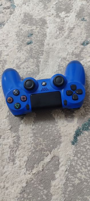 Пс 4 про в отличном состоянии