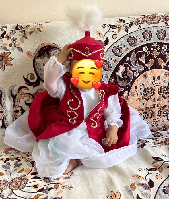 Казахский национальный костюм для обряда тұсау кесер