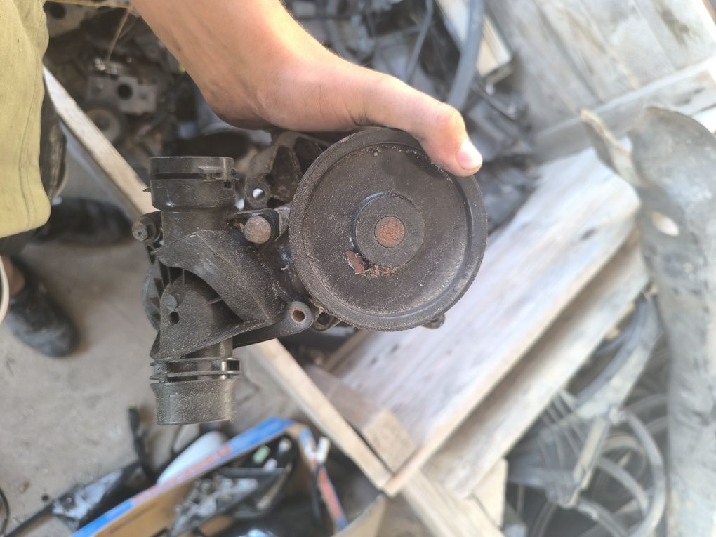 Водна помпа Бмв 635д е63 286кс m57 bmw e63 635d