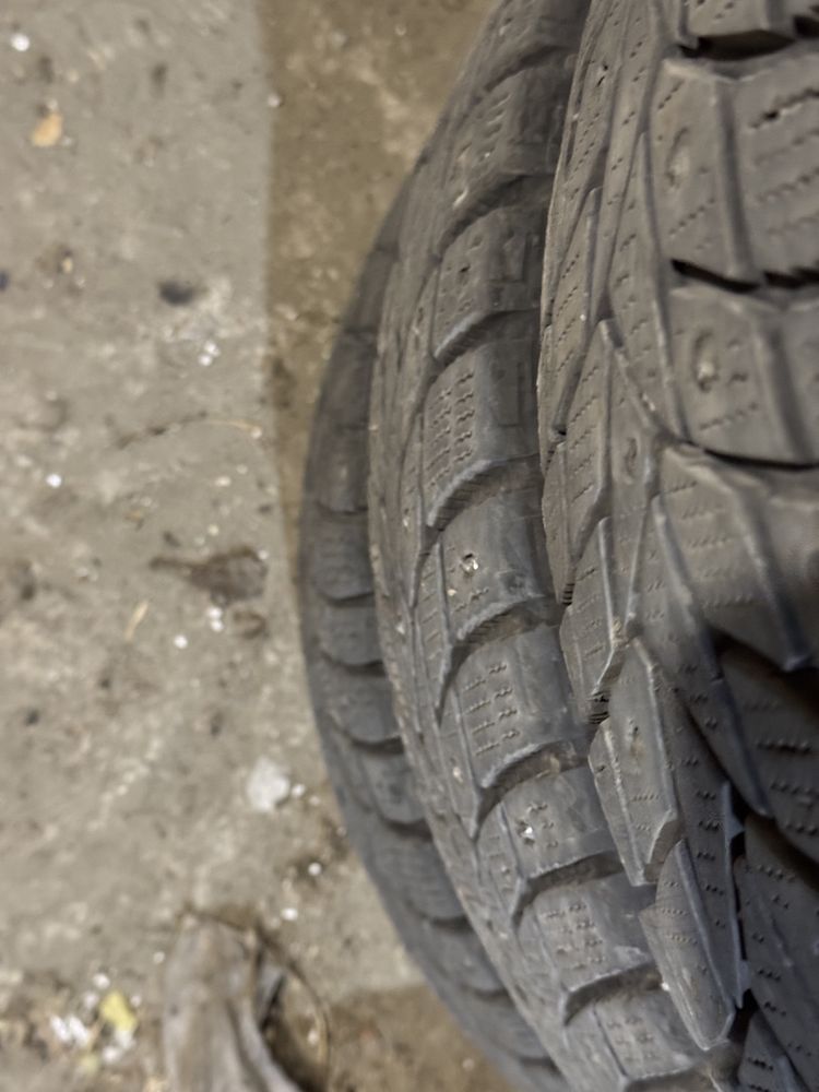 Продам Б.у. 4 шины зимние Dunlop Grandtrek ice 02.  Размер 225/60/17