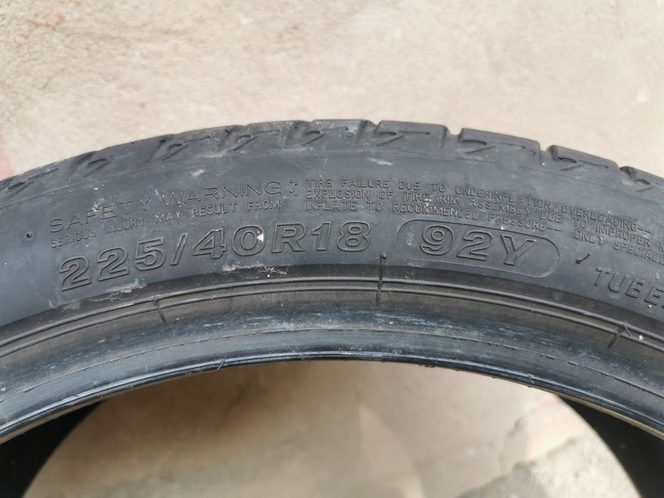 Летни гуми Bridgestone 225 40 18 DOT 0521