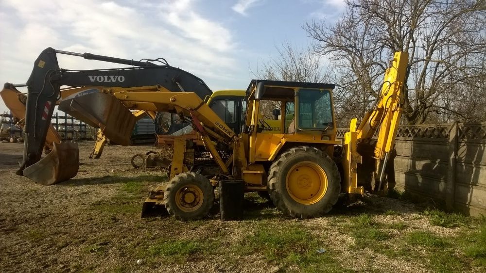 Dezmembrez buldoexcavator Massey Ferguson 50H