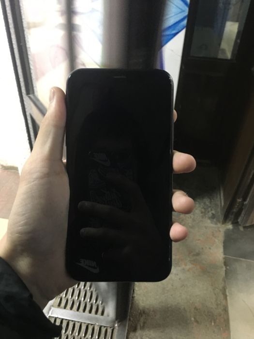 Продам хр айфон в хорошем состоянии