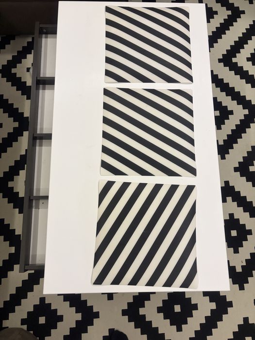 Модерна холна маса + декоративни подложки