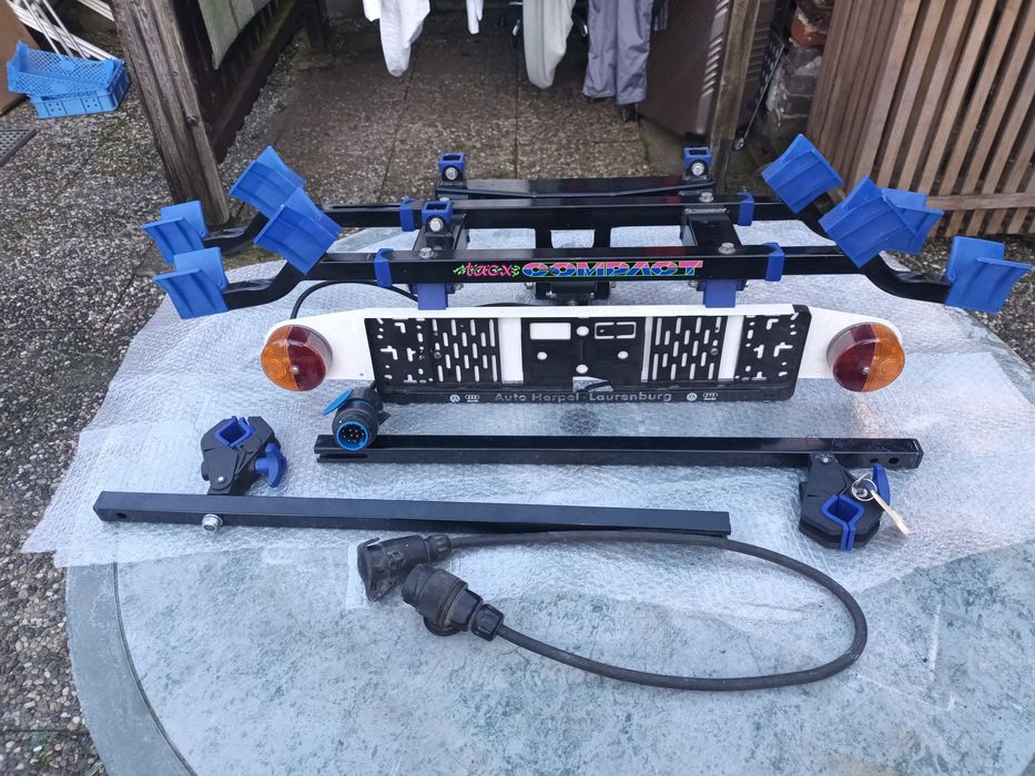 Suport auto pentru două biciclete