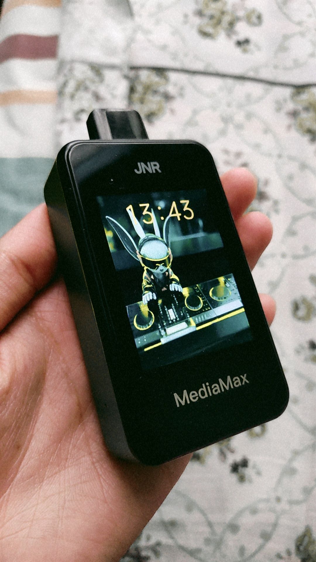 продаётся электронный сигарет JNR media max