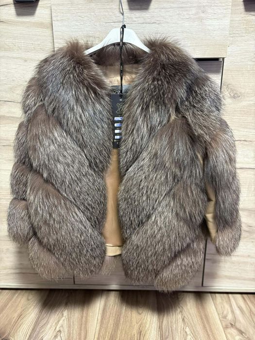 Haina de blană nepurtata